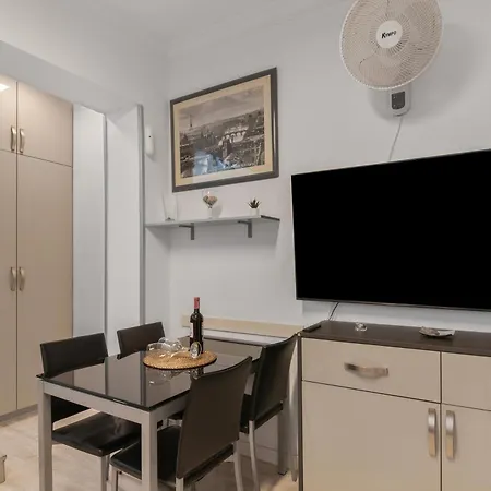 Piso Cerca De Playa Chica 아파트